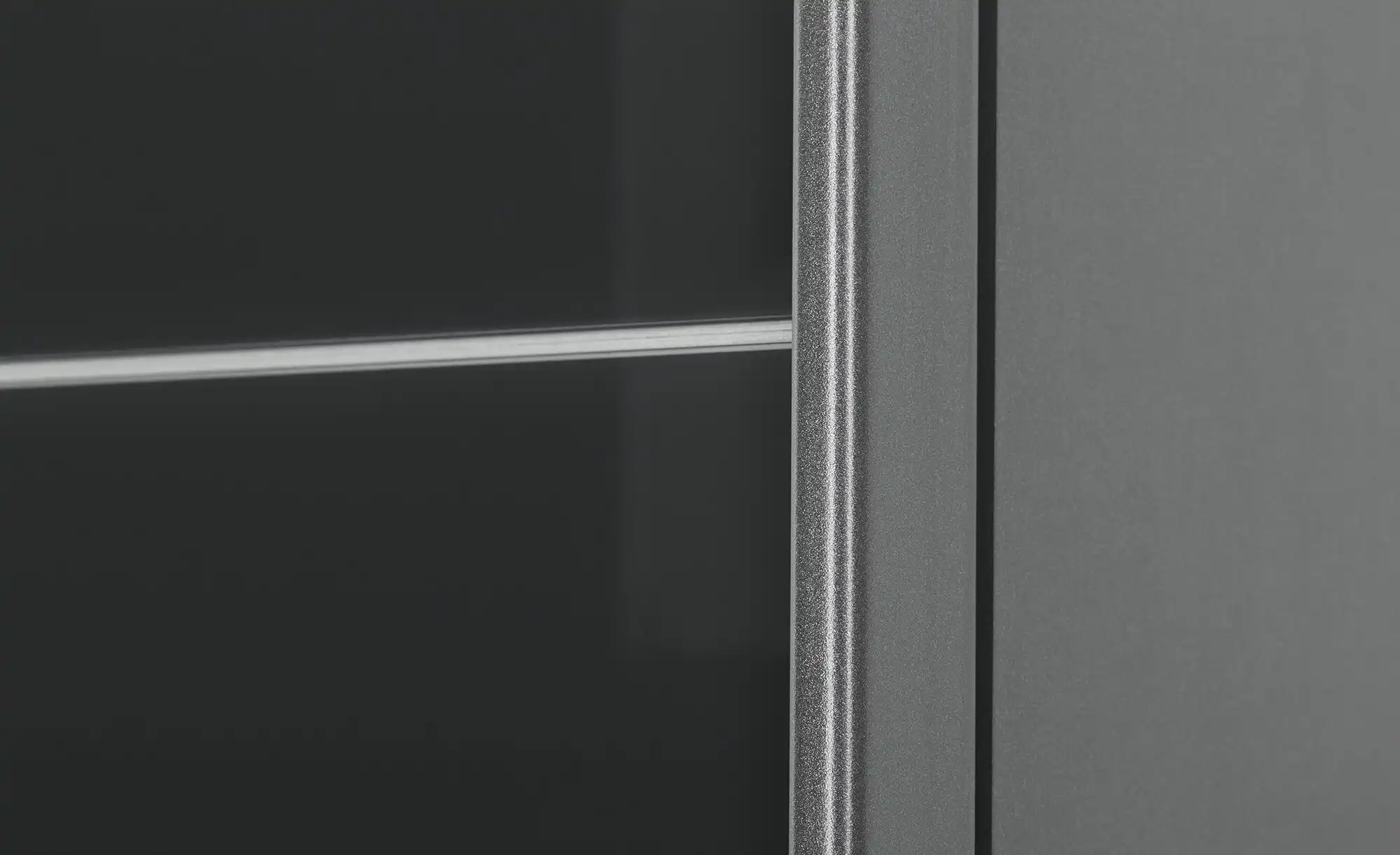 Schwebetürenschrank