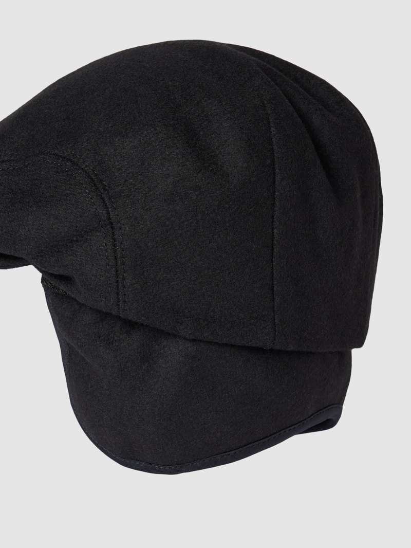 Schiebermütze mit Ohrenklappen Modell 'Gatsby' in schwarz