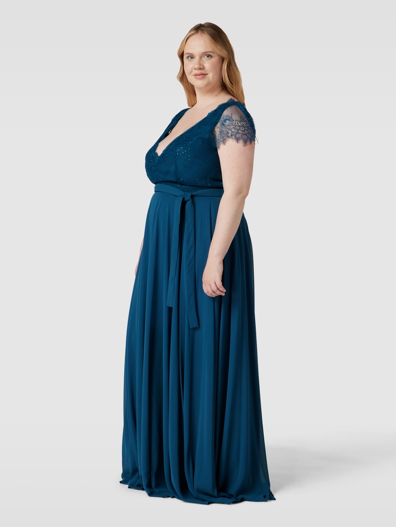 PLUS SIZE Abendkleid mit Spitzenbesatz in mint
