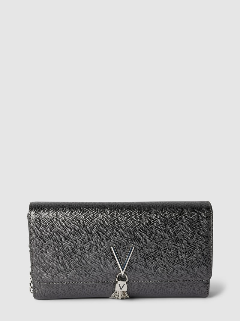 Clutch mit Label-Applikation Modell 'DIVINA' in taupe