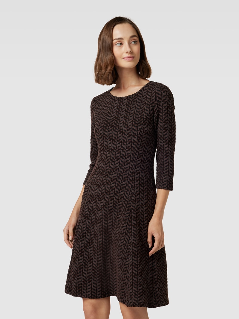 Knielanges Kleid mit Allover-Muster in schokobraun