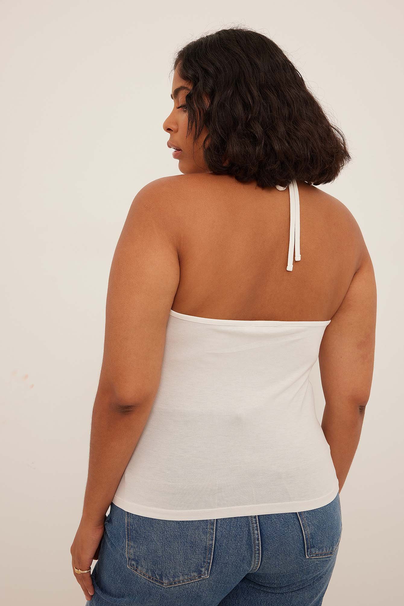 Neckholder-Singlet mit Rüschen