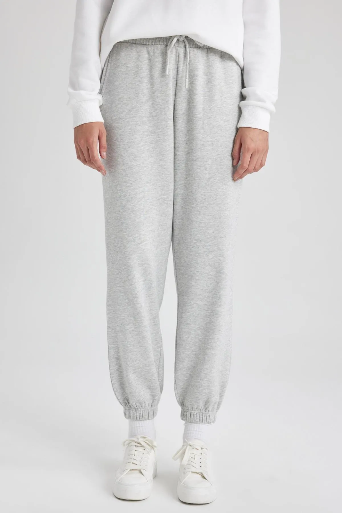 DeFacto  Jogger Standard-Passform, flexible, gebänderte Beine, dicker Stoff, lange Jogginghose S7370az23wn