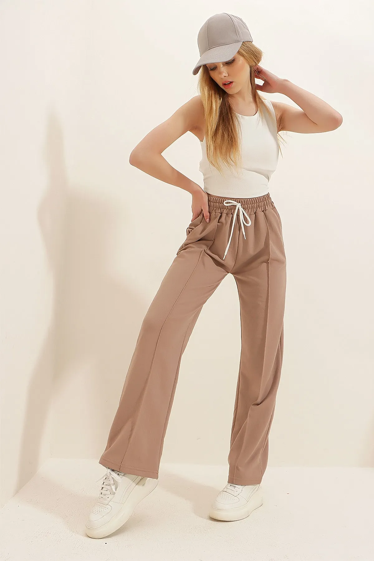 Trend Alaçatı Stili  Jogginghose - Beige - Wide Leg