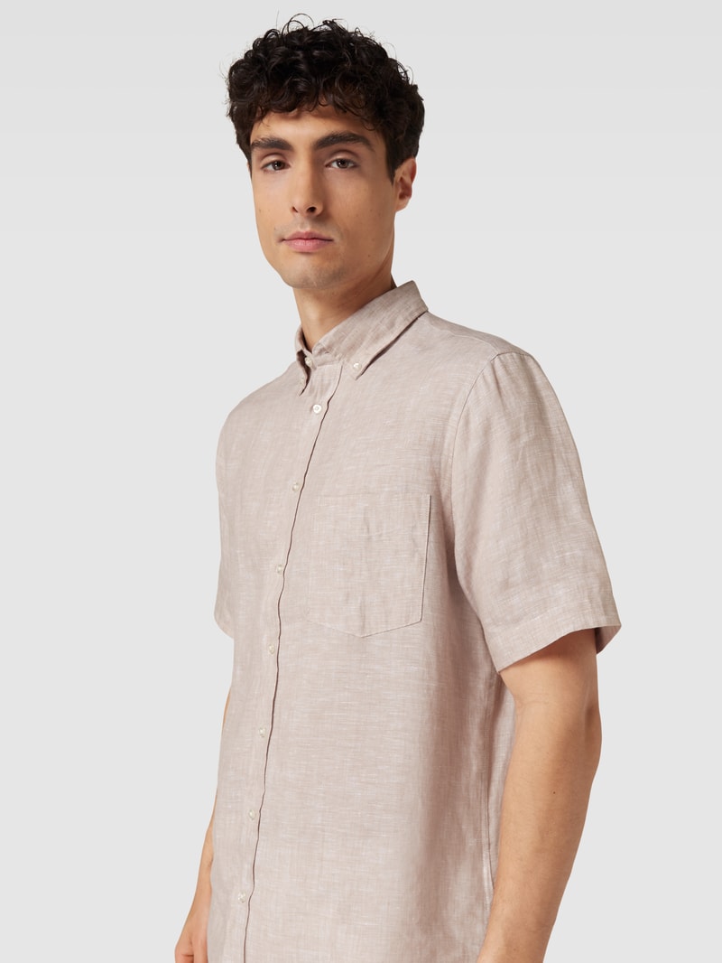 Freizeithemd mit Button-Down-Kragen in sand