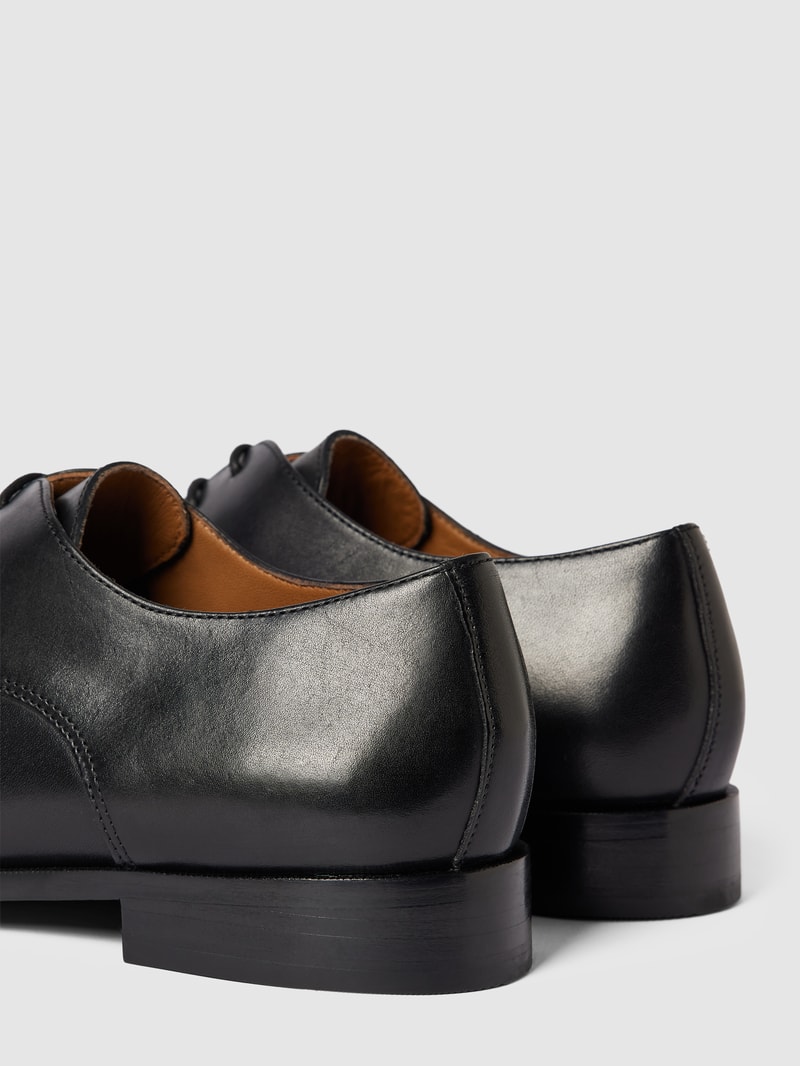 Derby-Schuhe mit Schnürverschluss Modell 'Ron' in schwarz