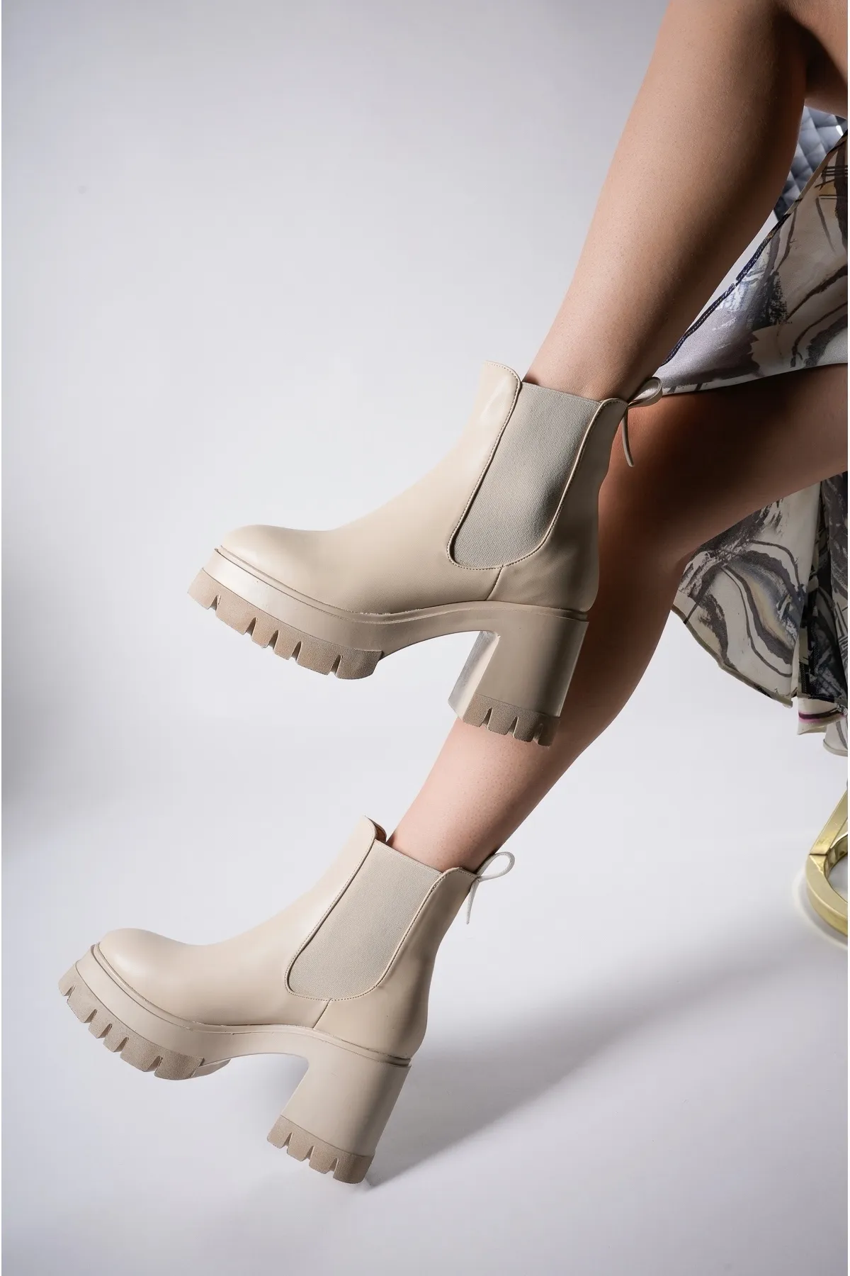 Riccon  Damen-Stiefel mit Absatz in Beige-Haut