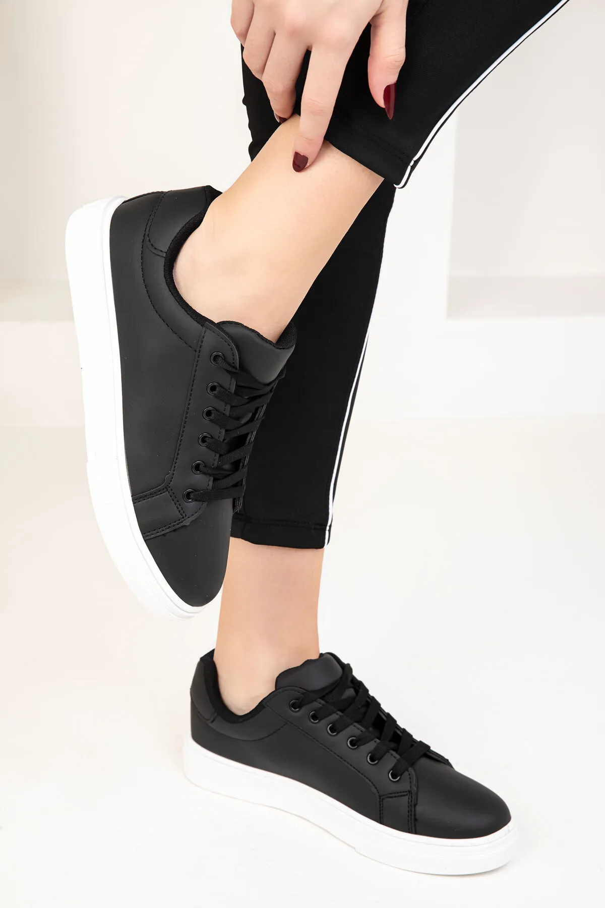 SOHO  Schwarze Damen Sneakers 14395