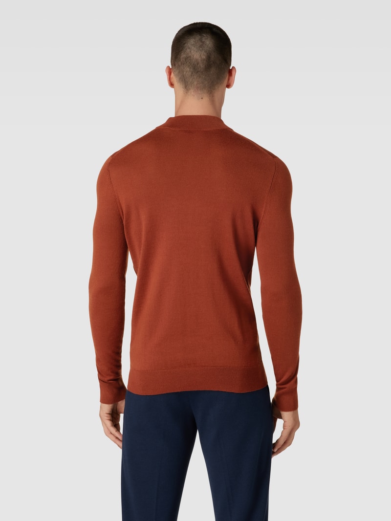 Strickpullover mit Rollkragen in terrakotta