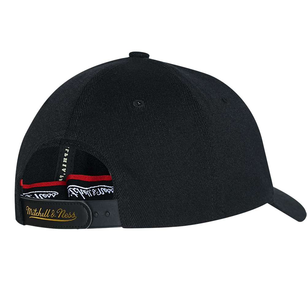 Mitchell & Ness Lux Classic Kappe 6HSSHATS-041-MNNBLCK