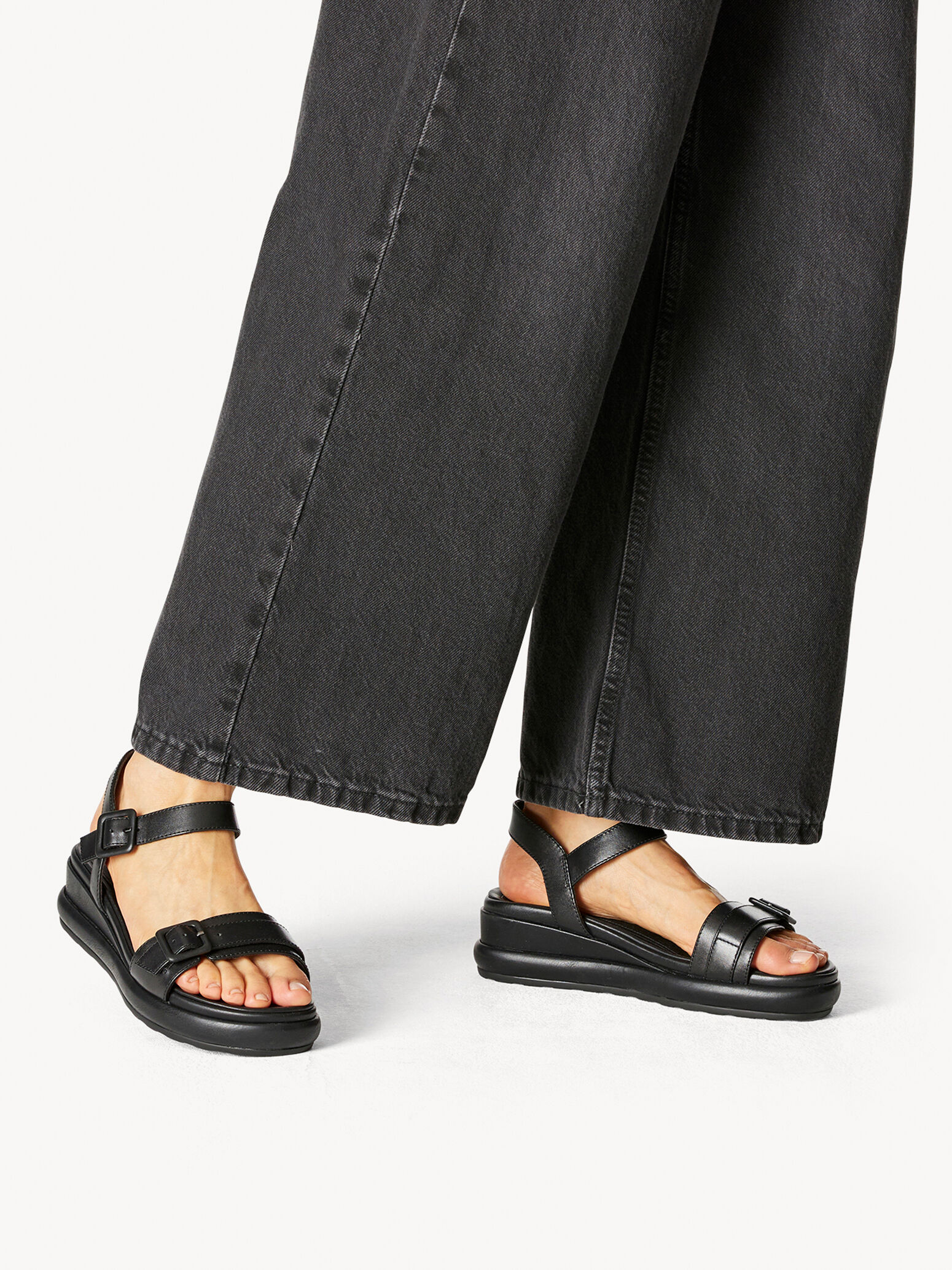 Sandale à talon en cuir - noir