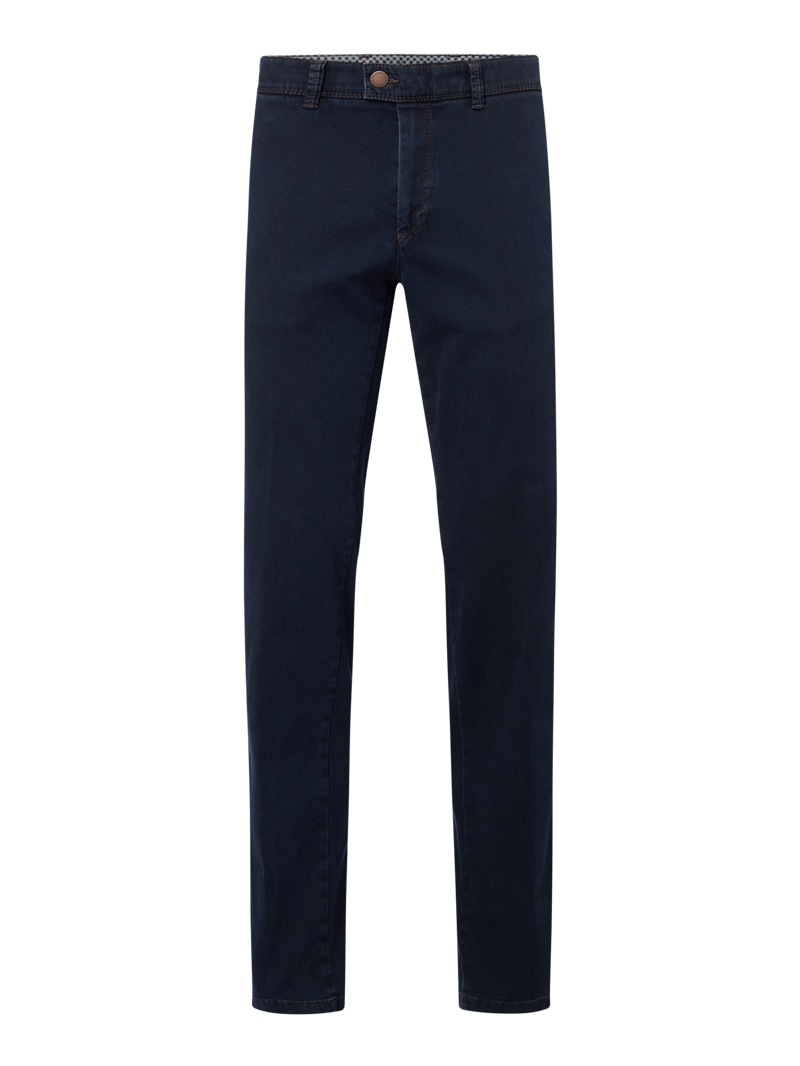 Jeans mit Label-Patch in dunkelblau