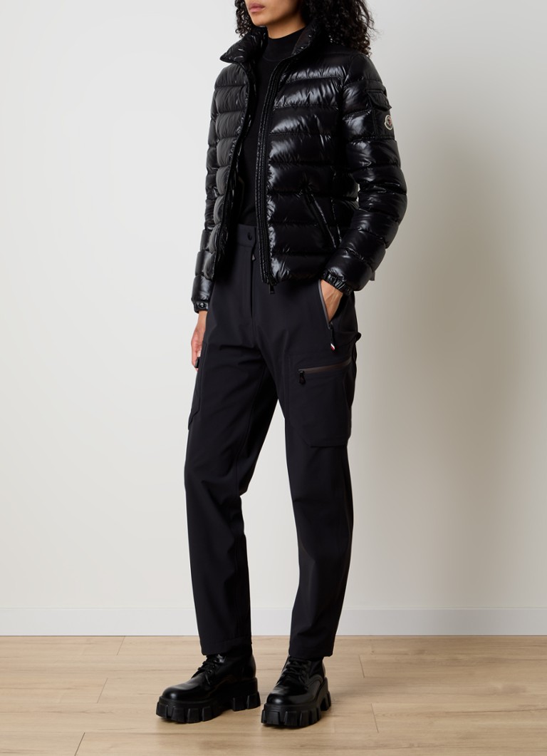 Giacca imbottita Moncler Bady con imbottitura in piuma e cappuccio removibile.