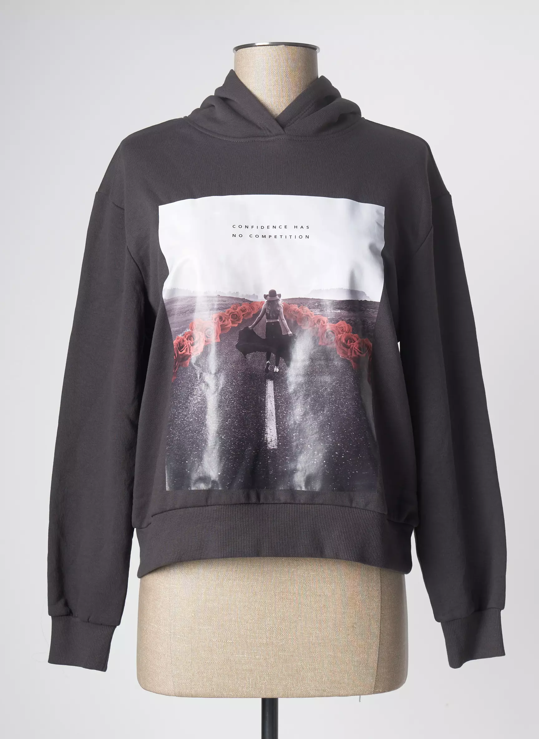 Only Sweat Capuche Femme couleur gris