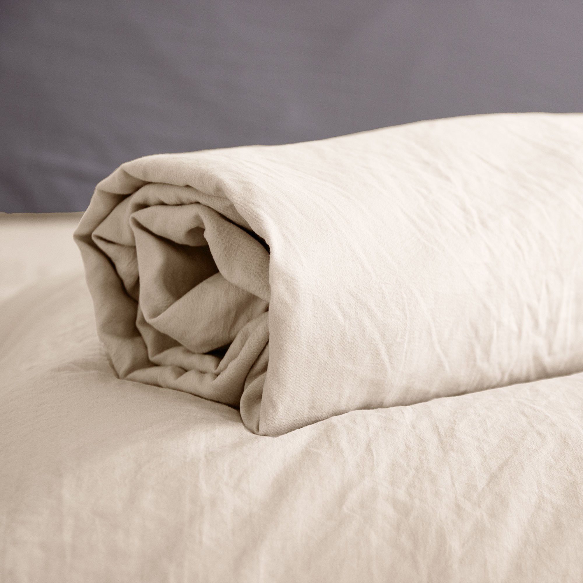 Drap-housse uni microfibre lavée bonnet 28 cm