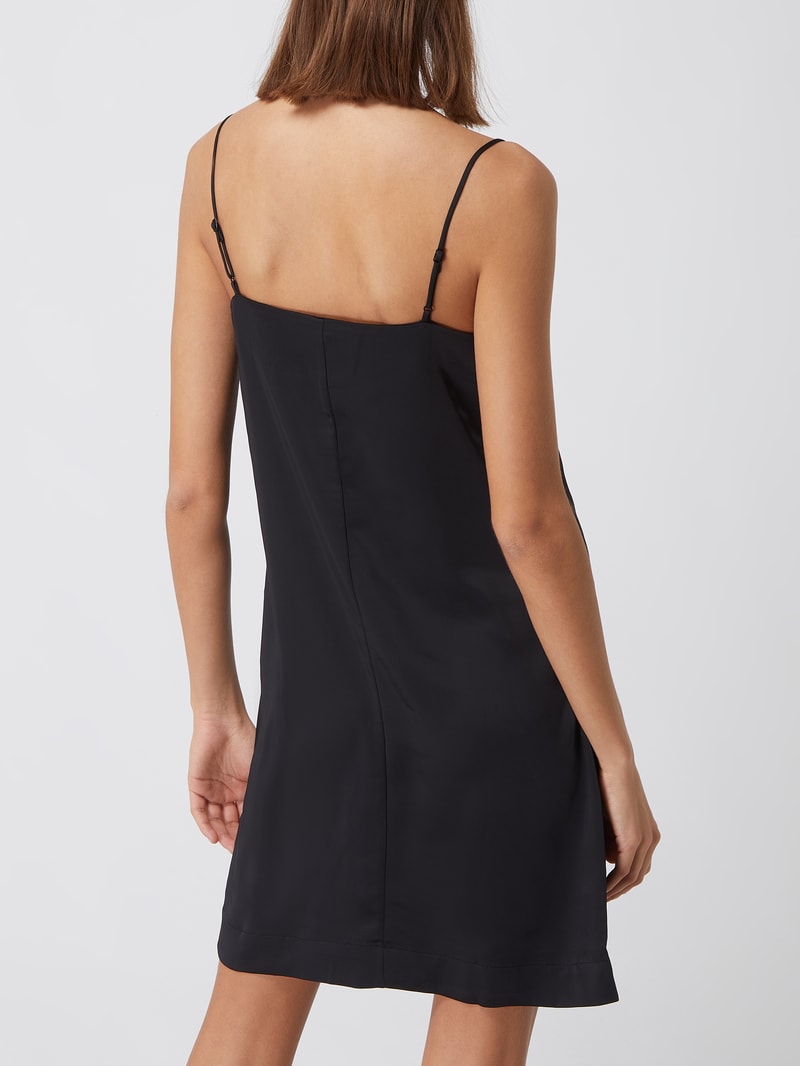 Kleid aus Satin  in schwarz