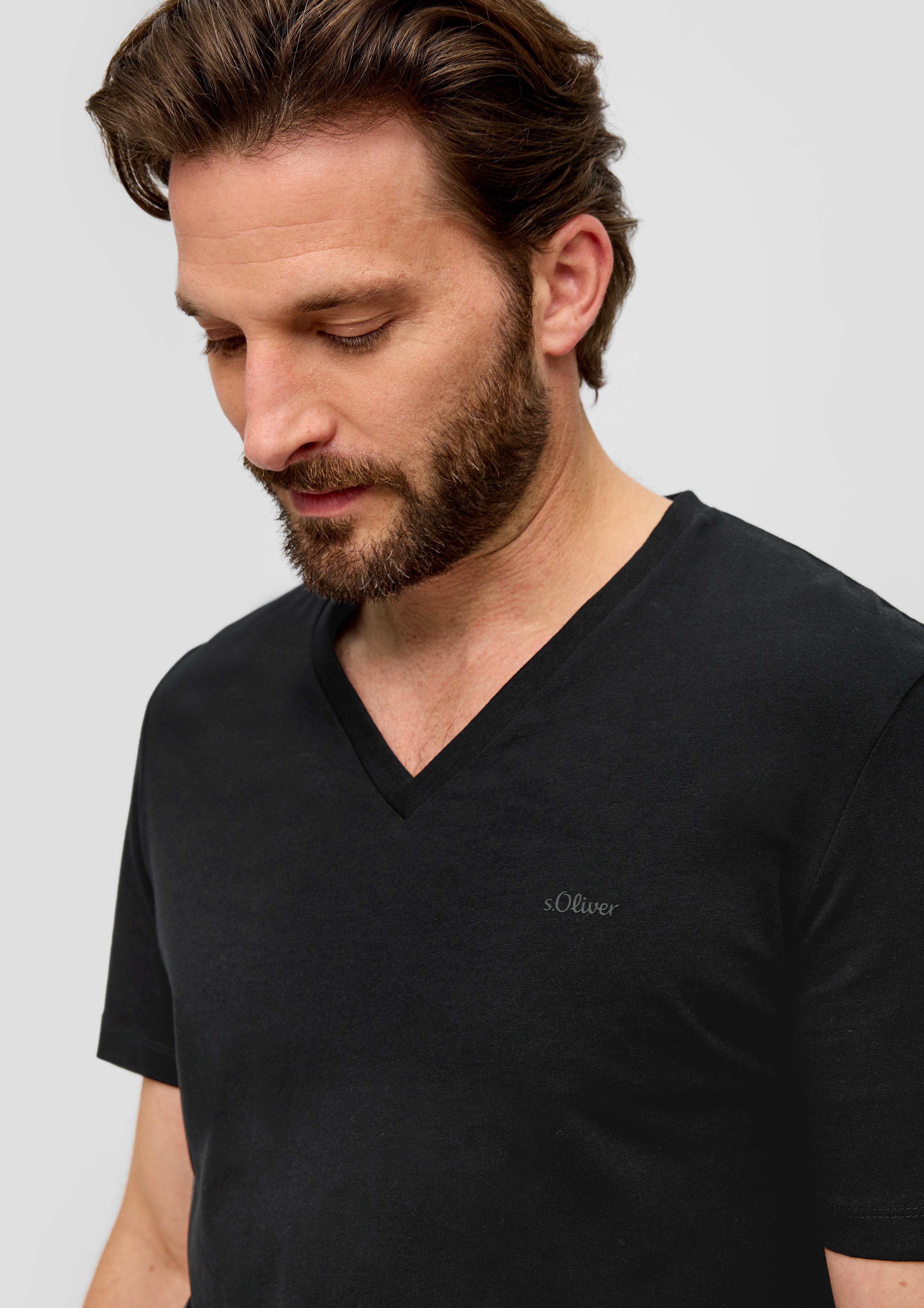 Baumwollshirt mit V-Ausschnitt  2143913-9999