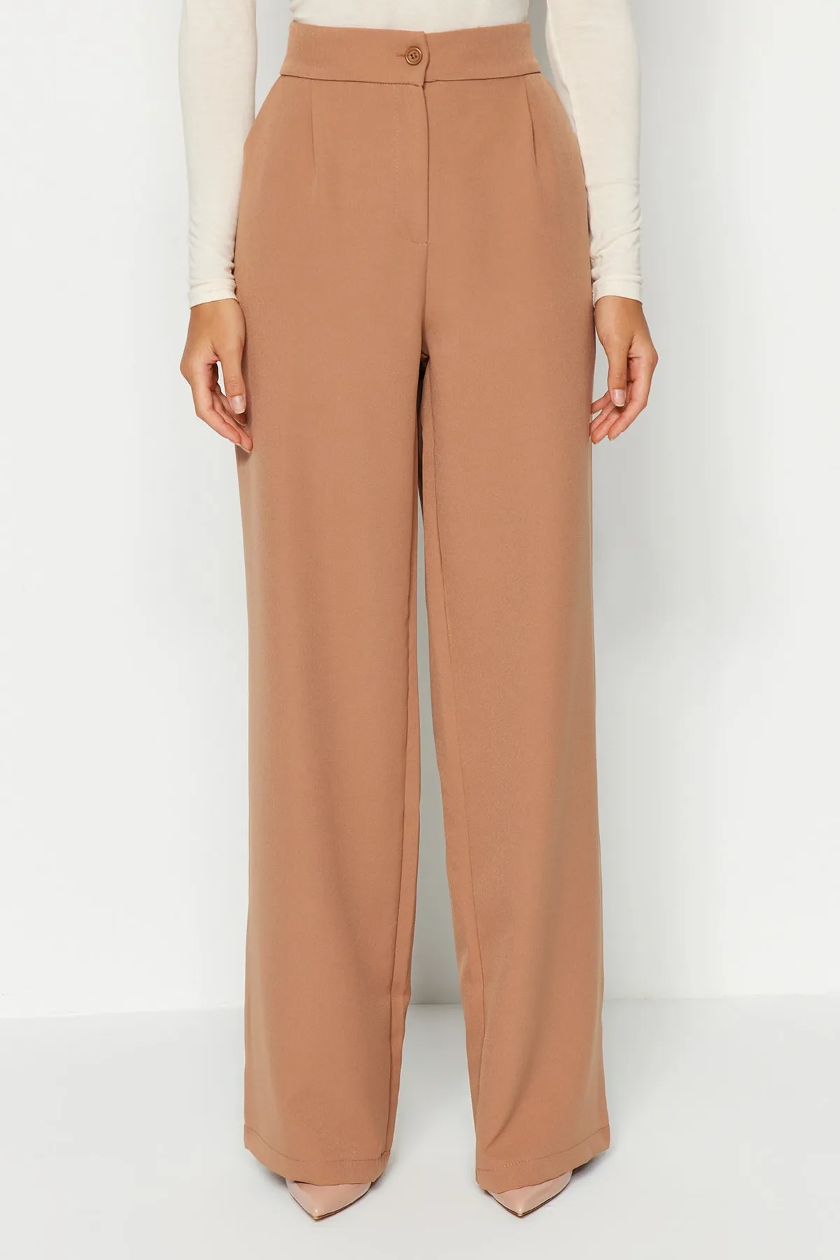 Trendyol Collection  Nerzfarbene Hose mit weitem Bein/Webhose mit weitem Bein TWOAW22PL0139