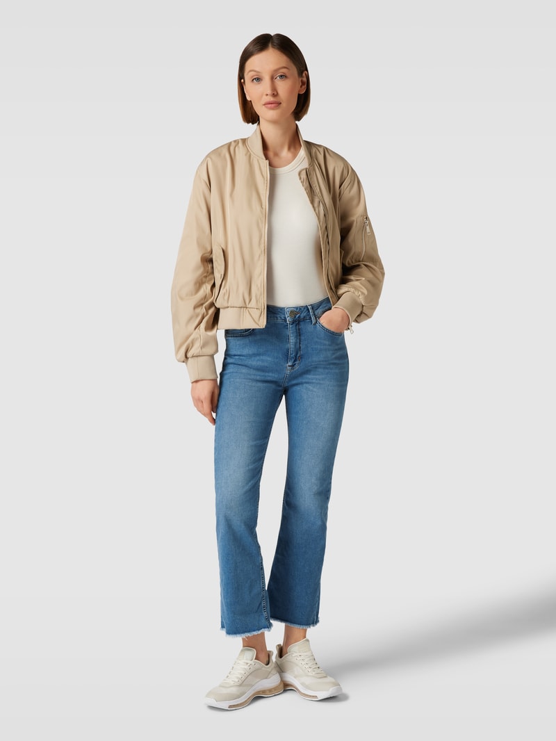 Jeans mit Label-Details in blau