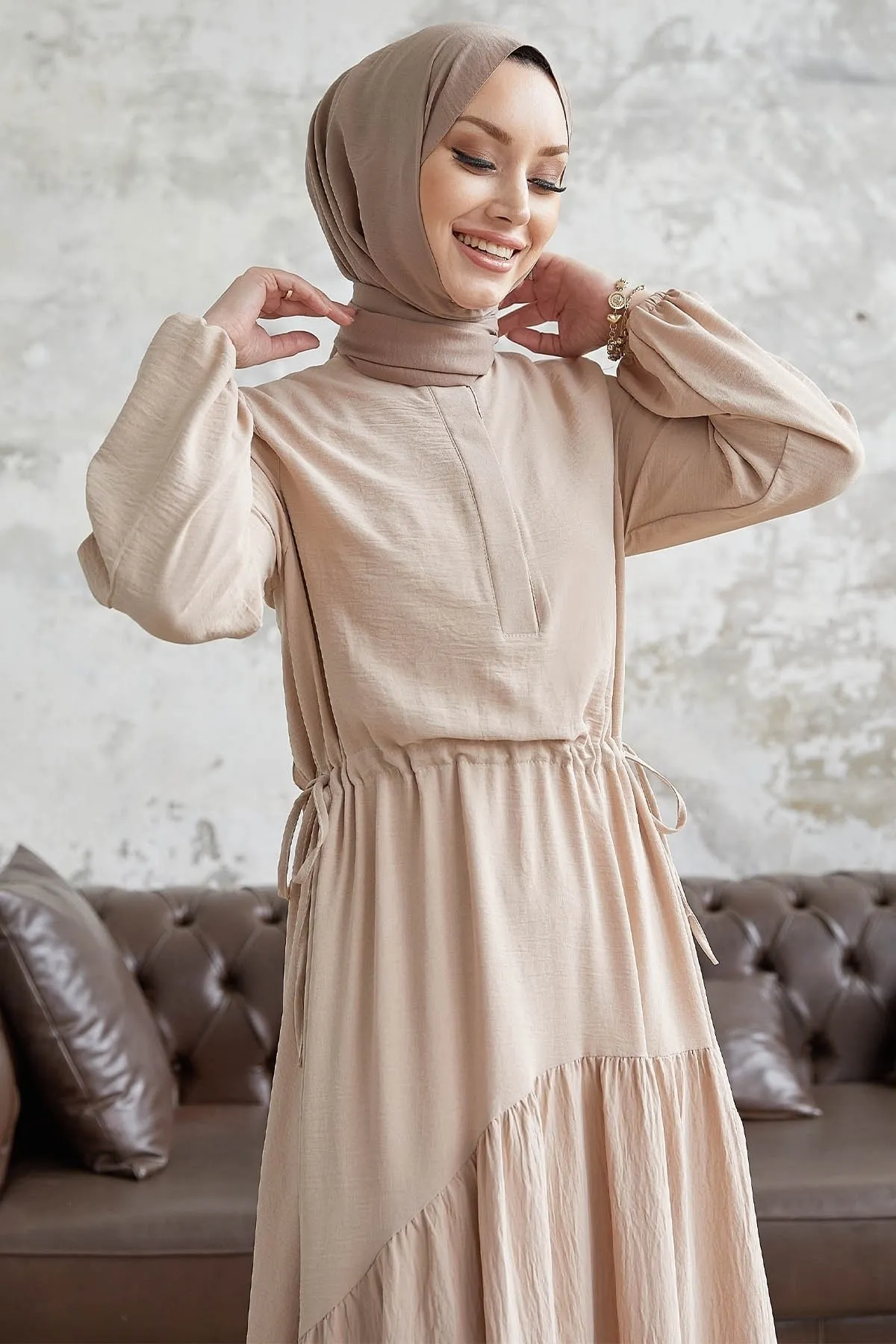 InStyle  Merya Tunel Weiches Ayrobin-Kleid mit Gürtel – Beige