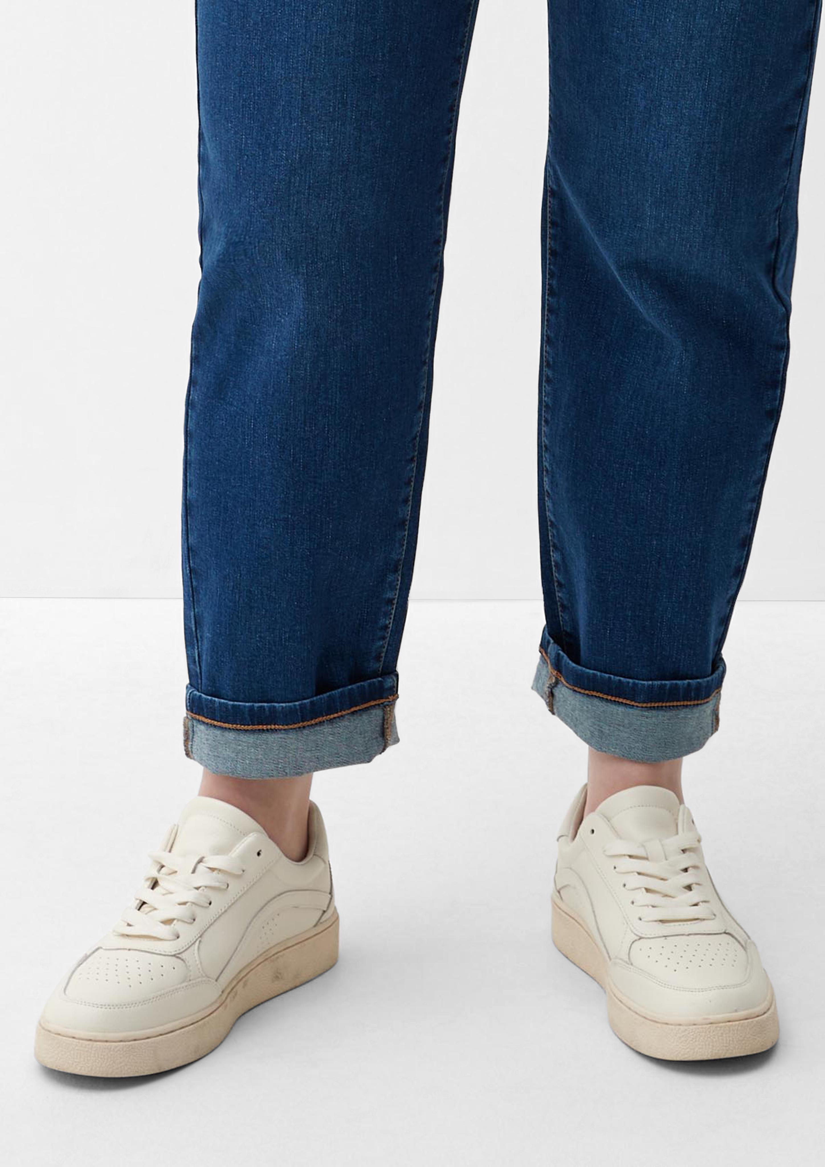 Jeans / Curvy Fit / Mid Rise / Straight Leg  2132018-57Z5