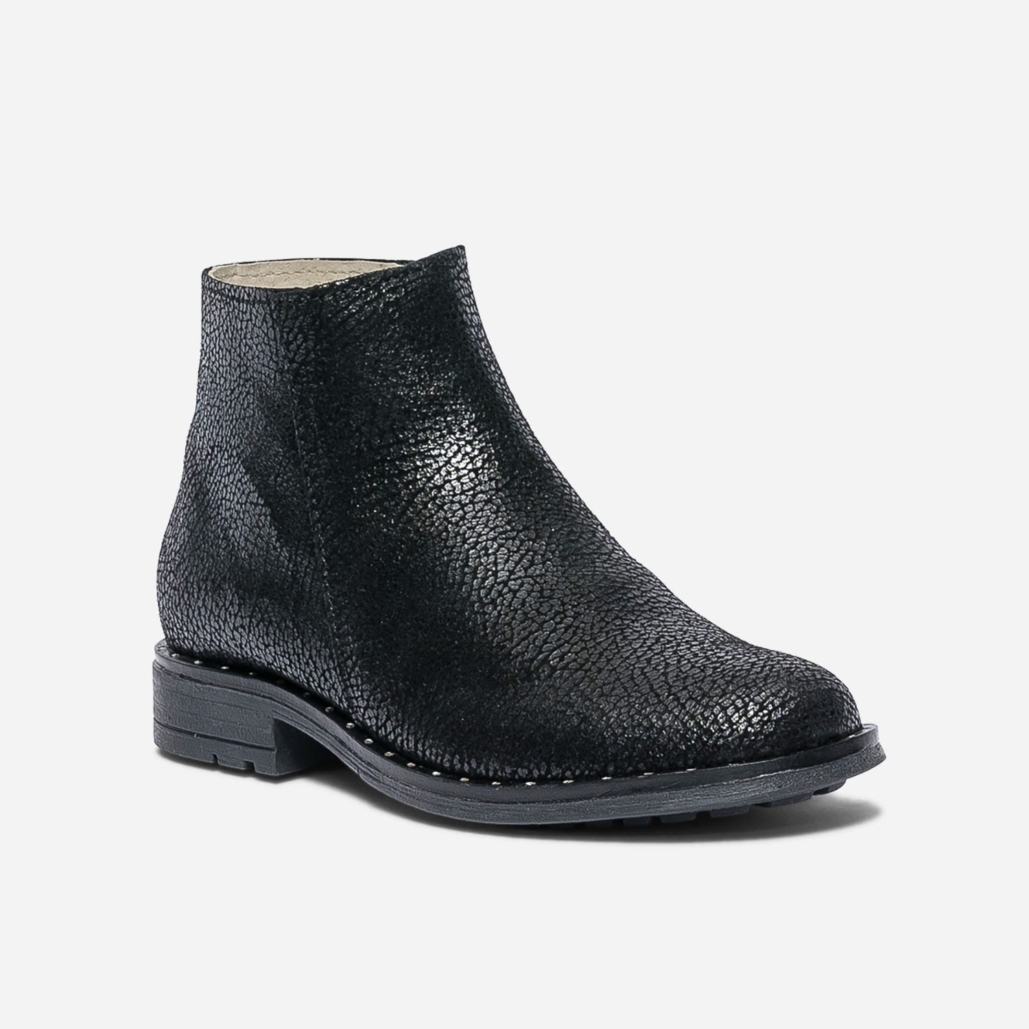 Boots noir craquelé avec trépointe cloutée