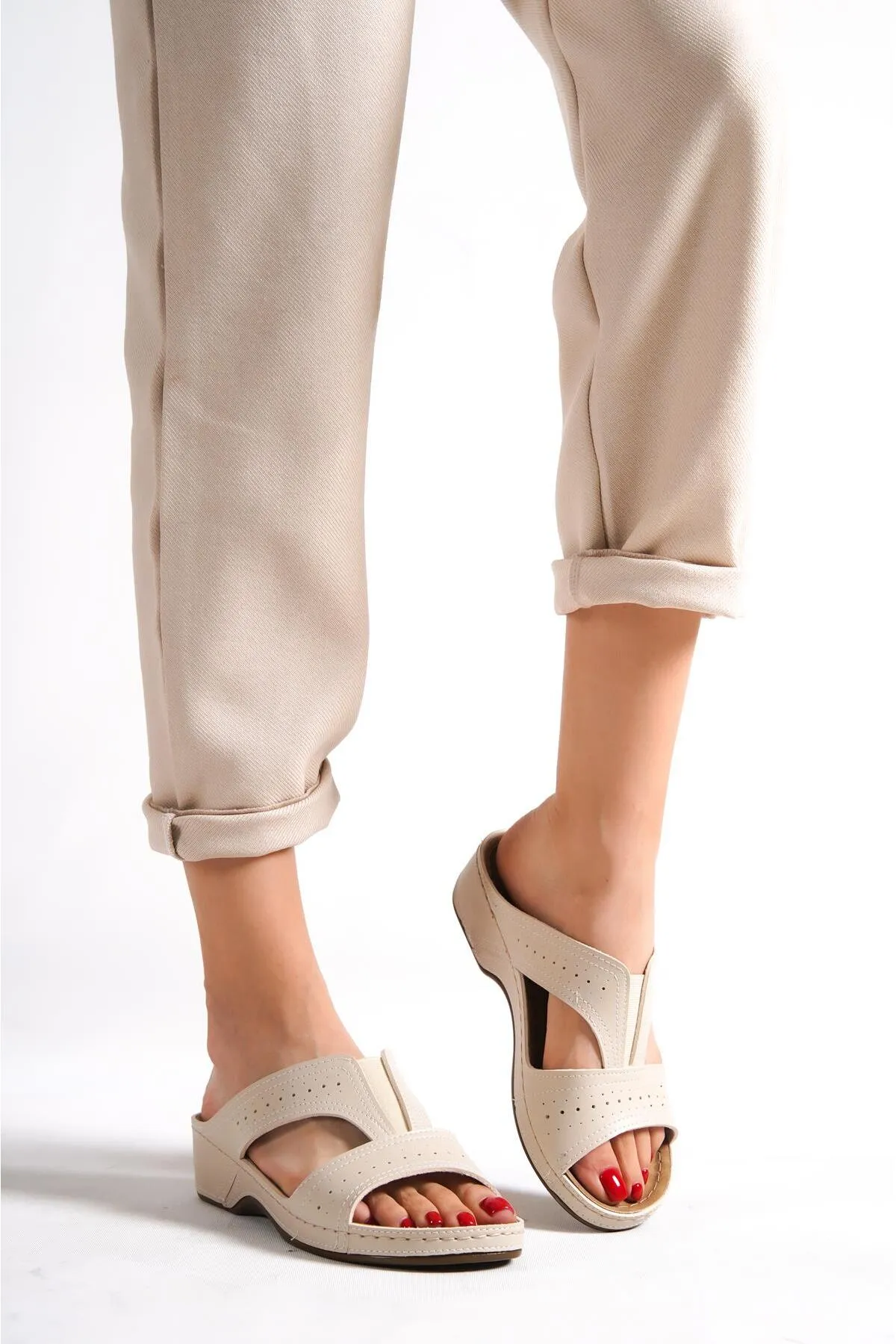 Capone Outfitters  Capone Z0426 Anatomische Komfort-Hausschuhe für Damen in Beige