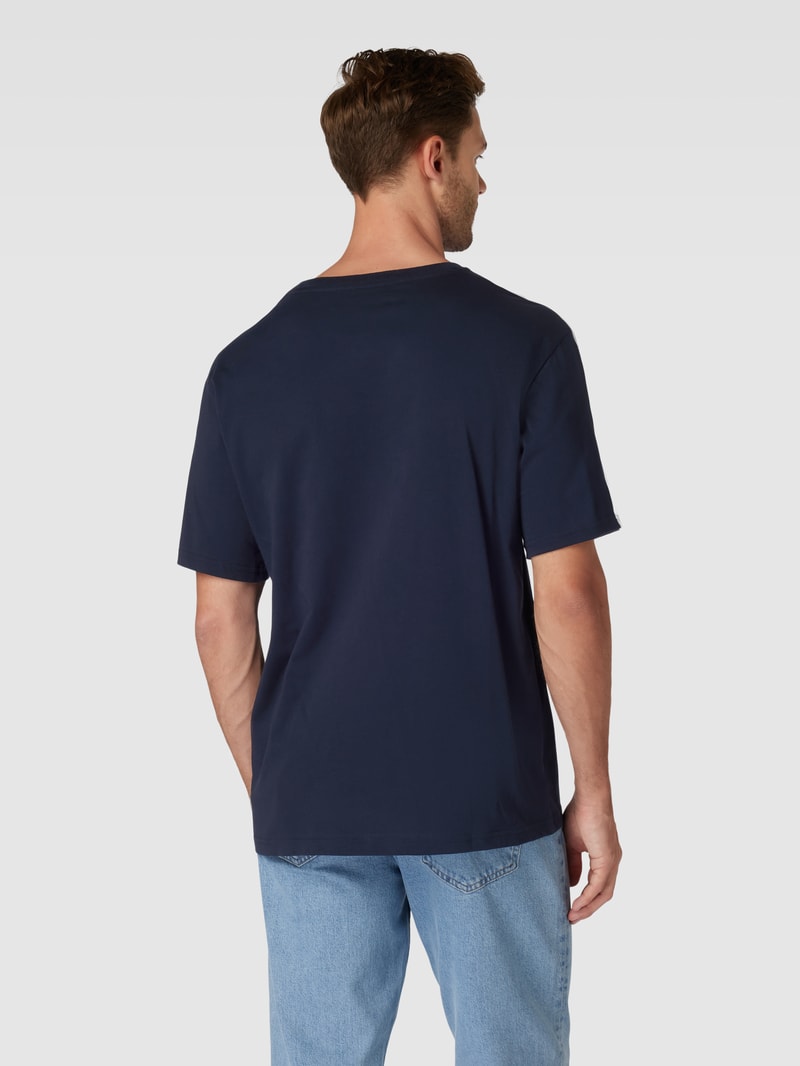 T-Shirt mit Rundhalsausschnitt in marineblau