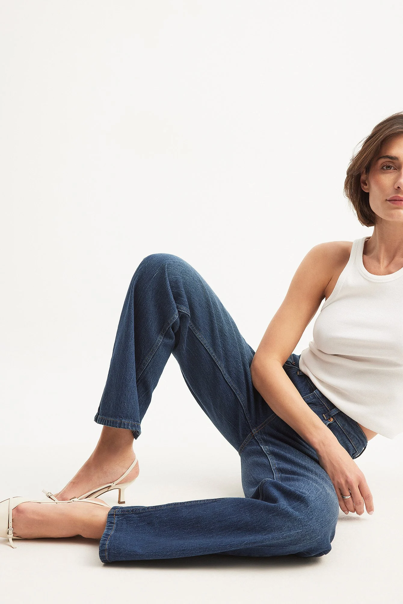 Gerade geschnittene Jeans mit hoher Taille