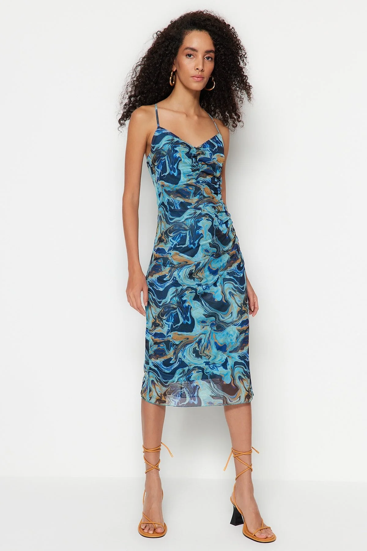 Trendyol Collection  Blau gemustertes Strickkleid aus gerafftem Tüll TWOSS23EL00646