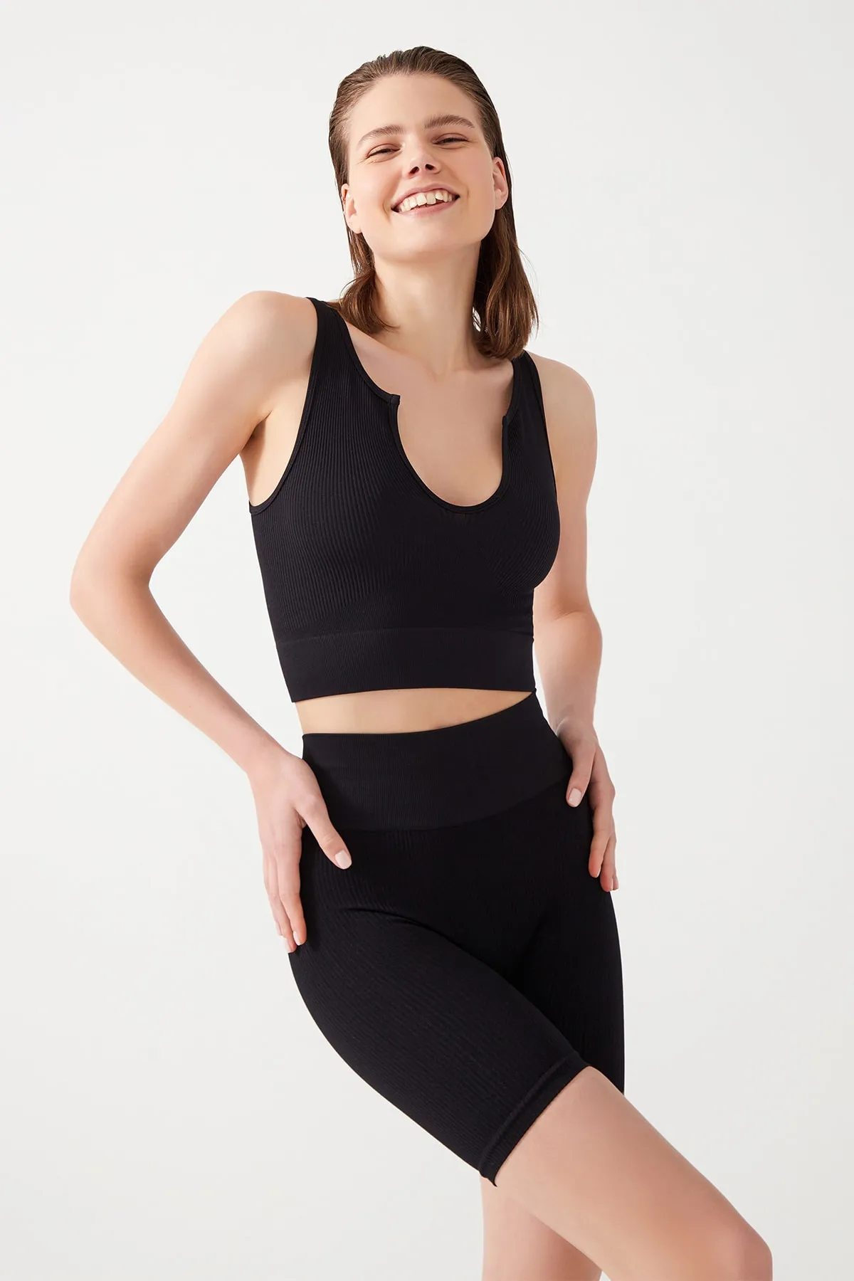 LOS OJOS  Schwarzes geripptes Crop-Top mit Bustier-Ausschnitt für Damen
