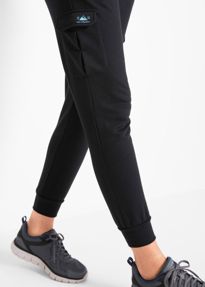 Jogginghose mit Cargotaschen, knöchelfrei