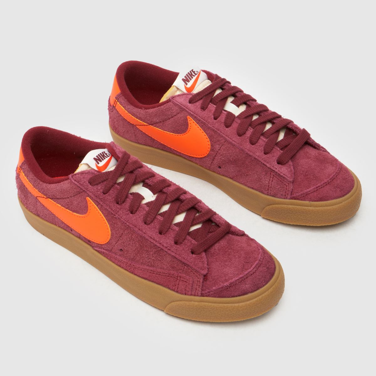 Nike Blazer Low 77 – Vinröda vintage-sneakers
