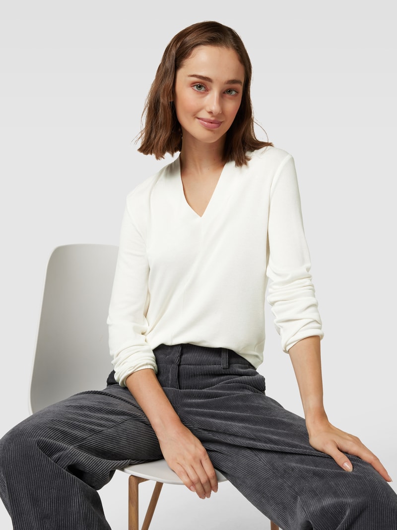 Strickpullover mit V-Ausschnitt Modell 'Sabira' in offwhite