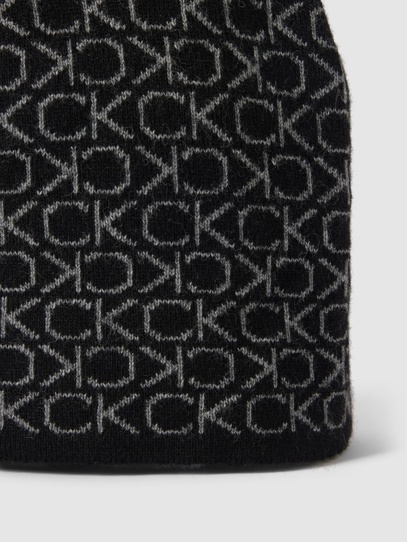 Beanie mit Viskose-Anteil in schwarz