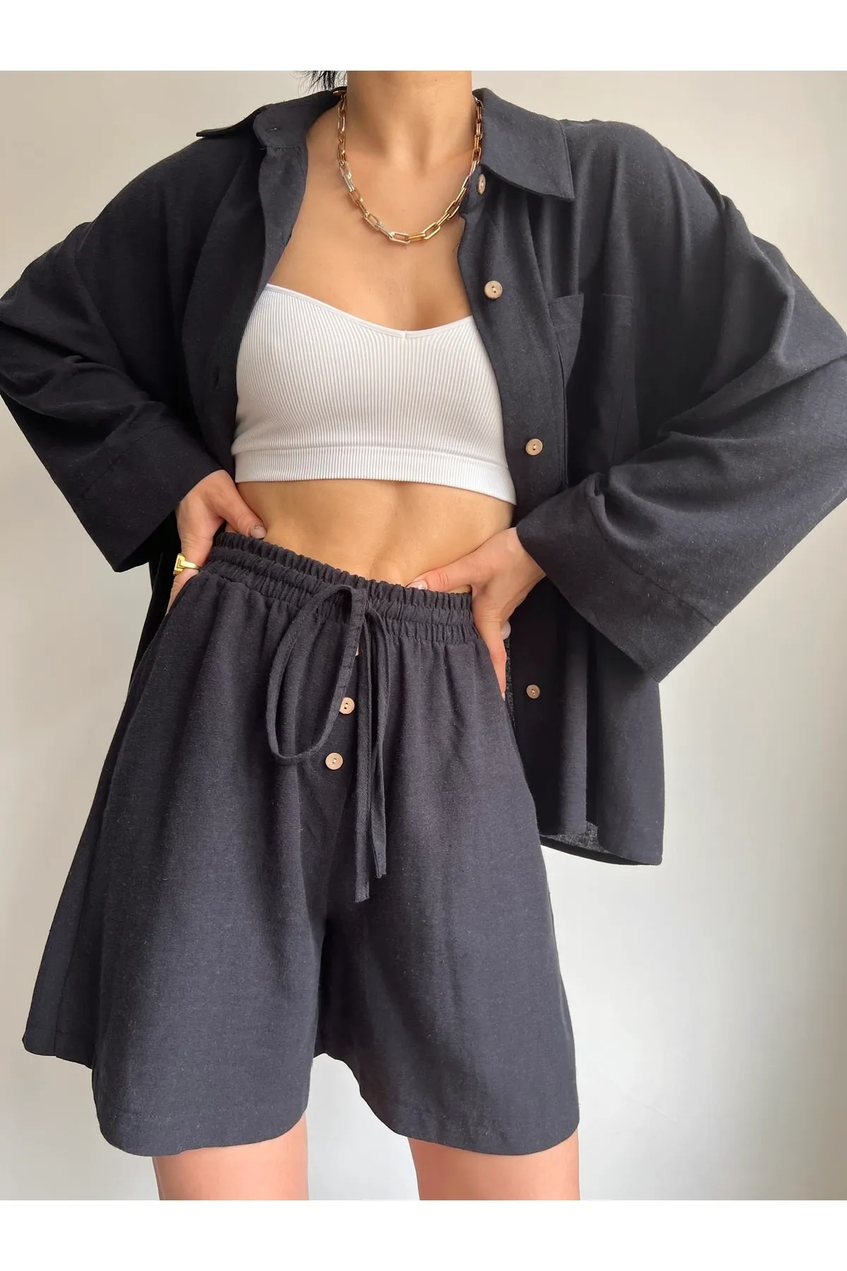 MAİ COLLECTİON  Schwarzes Leinen-Shorts-Set für Damen von Budva