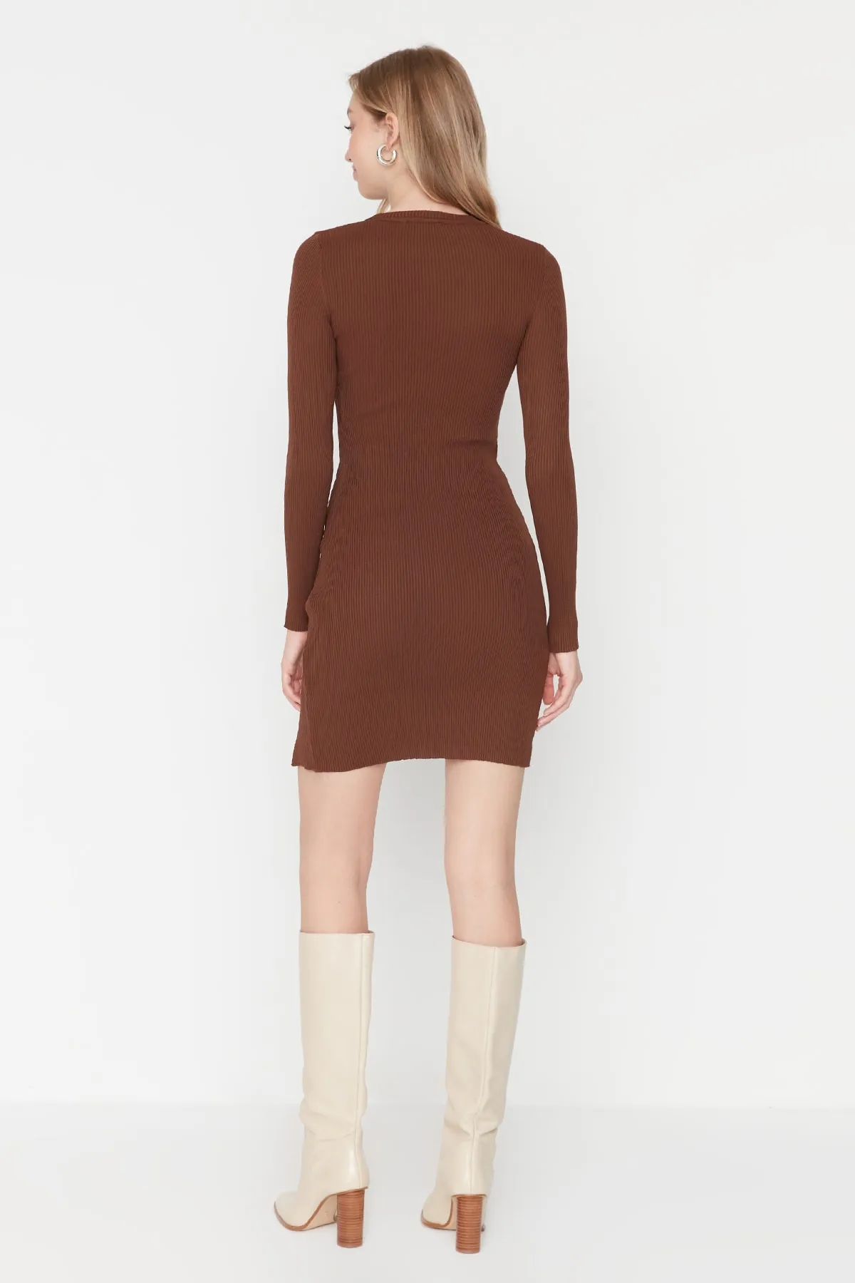 Trendyol Collection  Braun Braunes, figurbetontes Mini-Strick-Basic-Kleid TWOAW23EL01416 Kleid TWOAW23EL01416