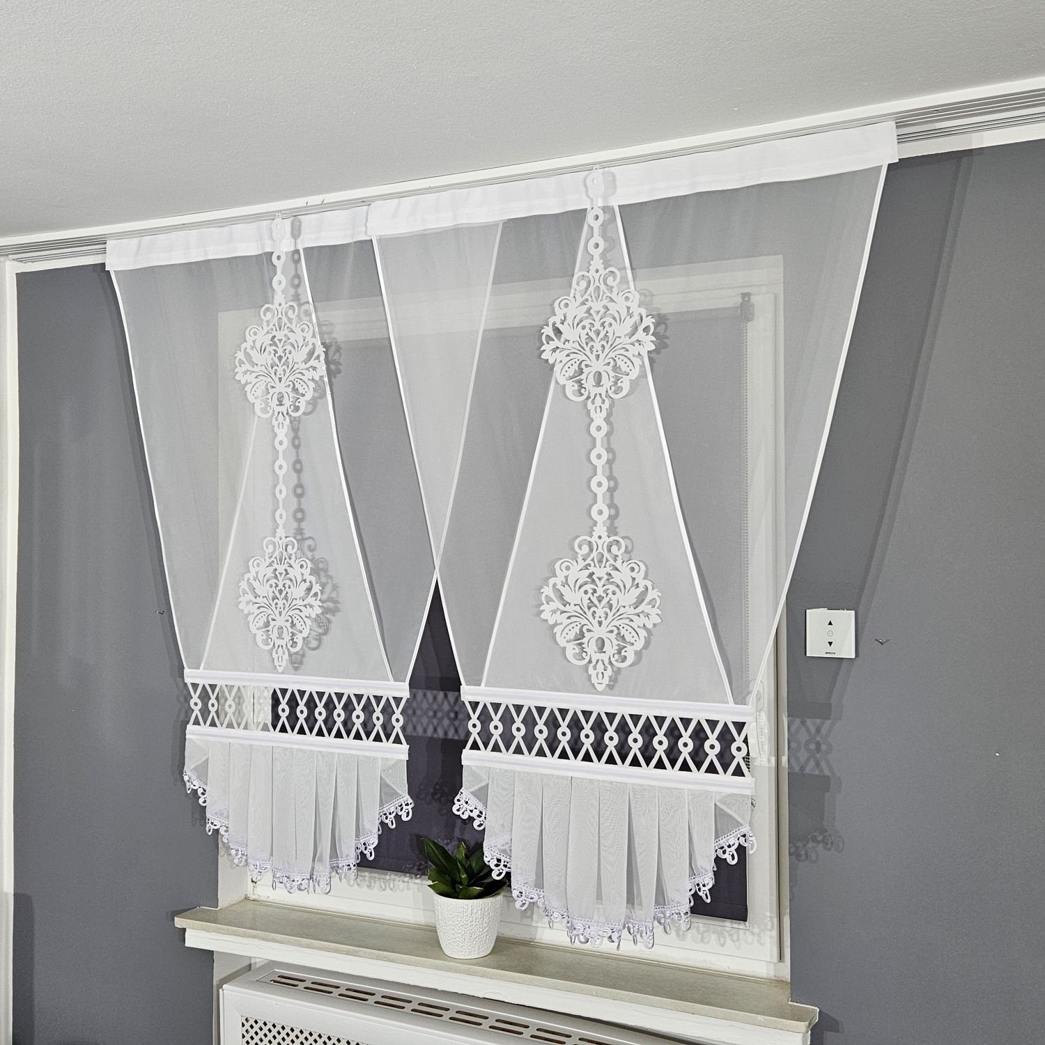Schiebegardine 2er V Panel Set mit Gipüre, Gardinen by Justyna, Kräuselband, transparent, Scheibegardinen, Fertiggardine, Paneele, Modern, Fensterdeko