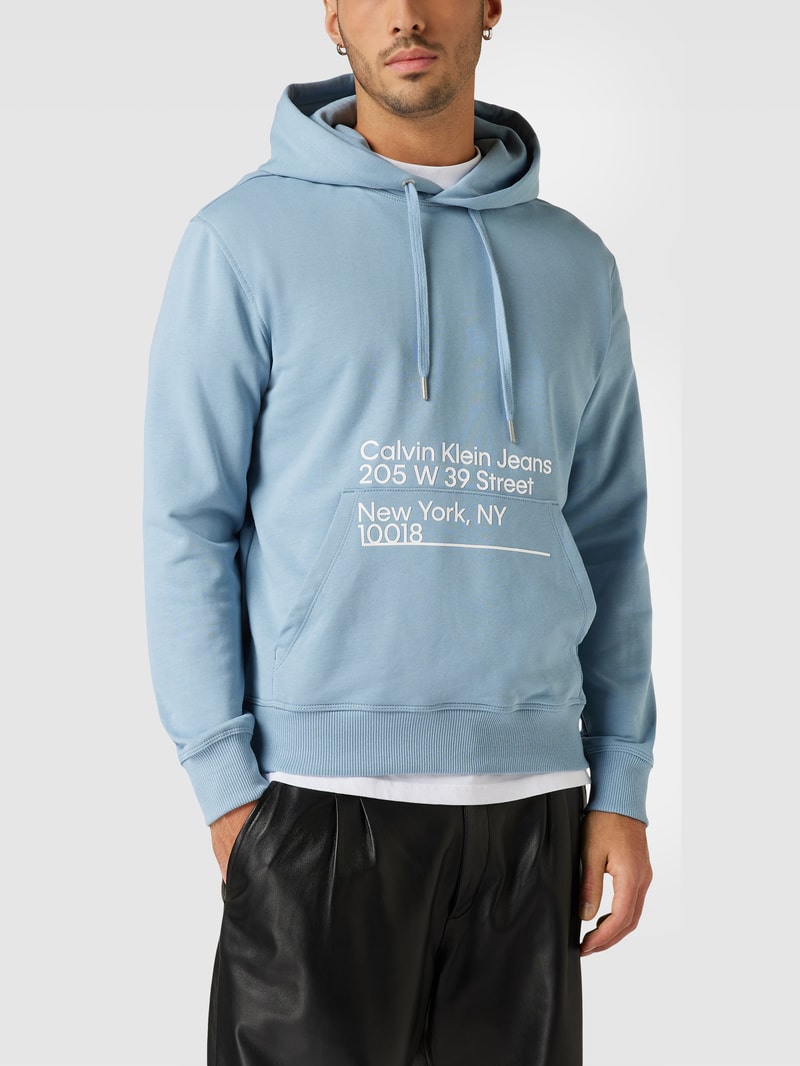 Hoodie mit Label-Print in hellblau