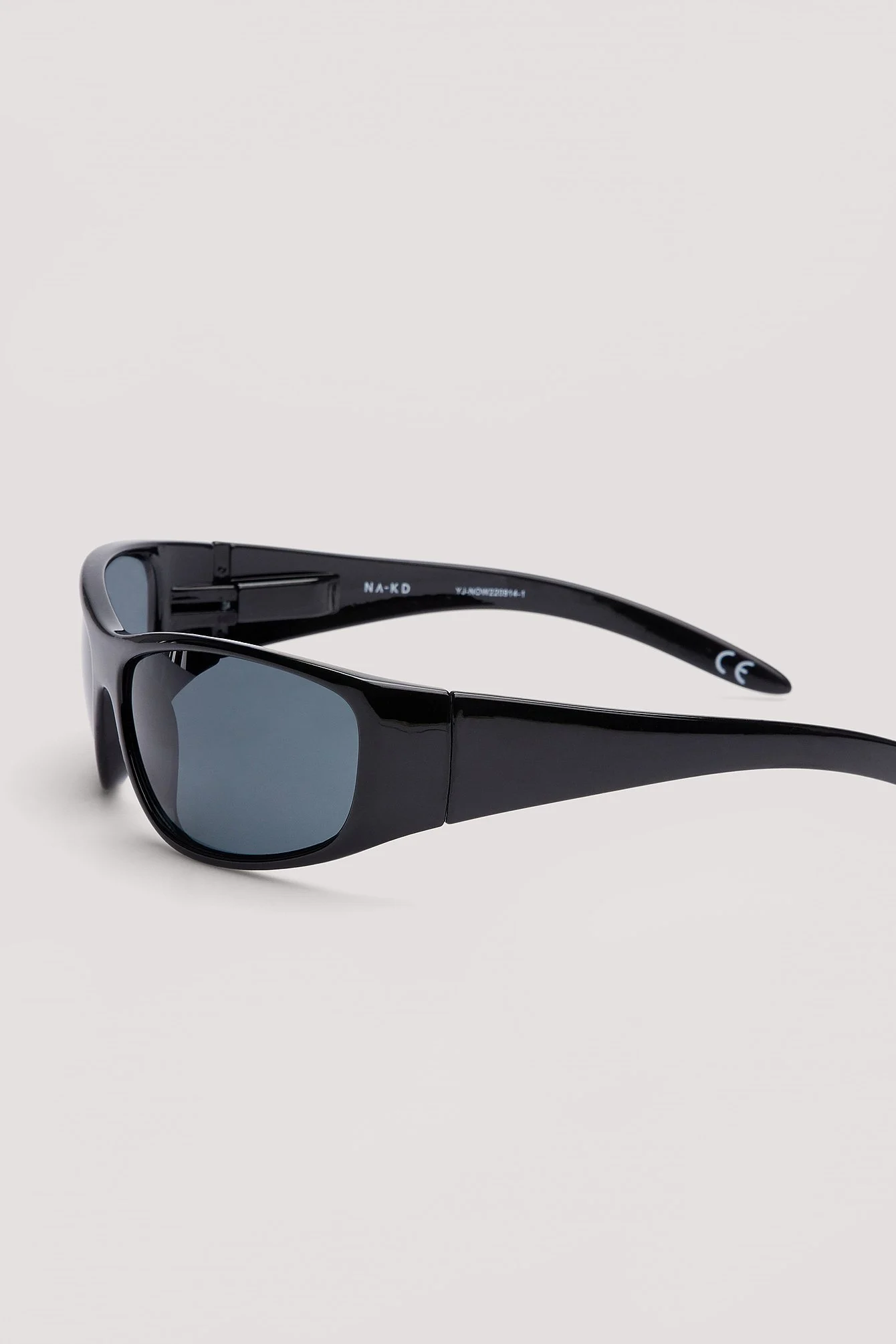 Schmale, sportliche Sonnenbrille