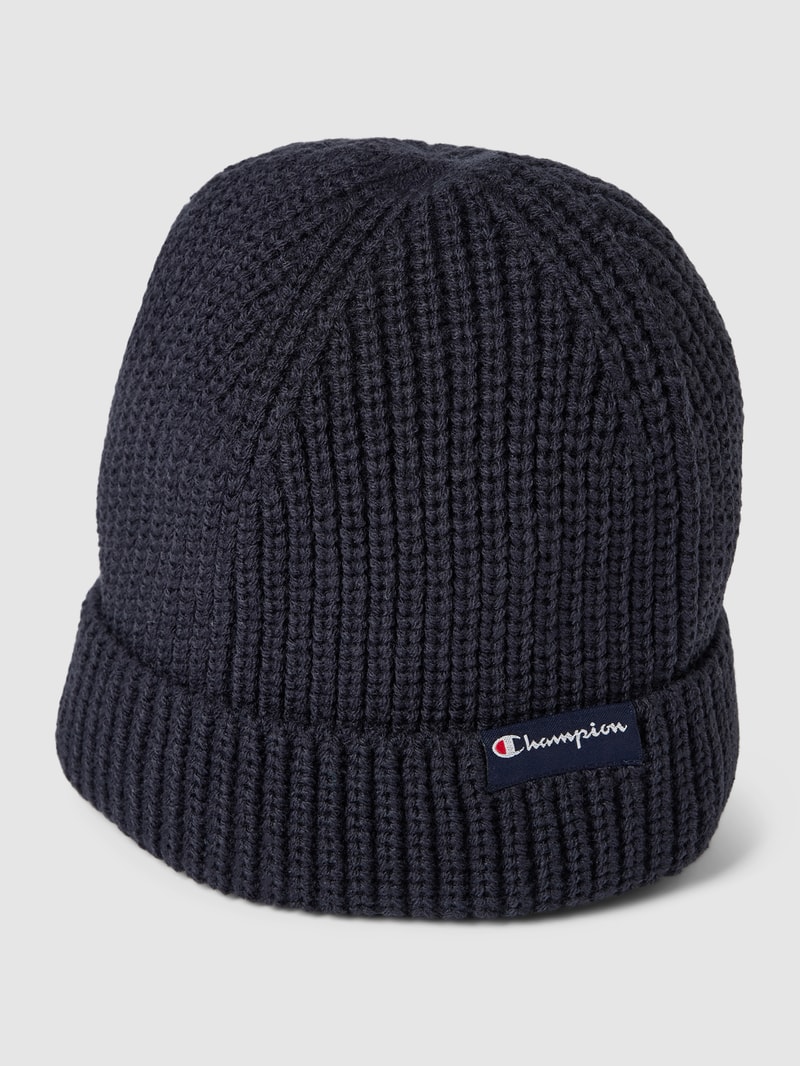 Beanie mit Label-Patch in dunkelblau