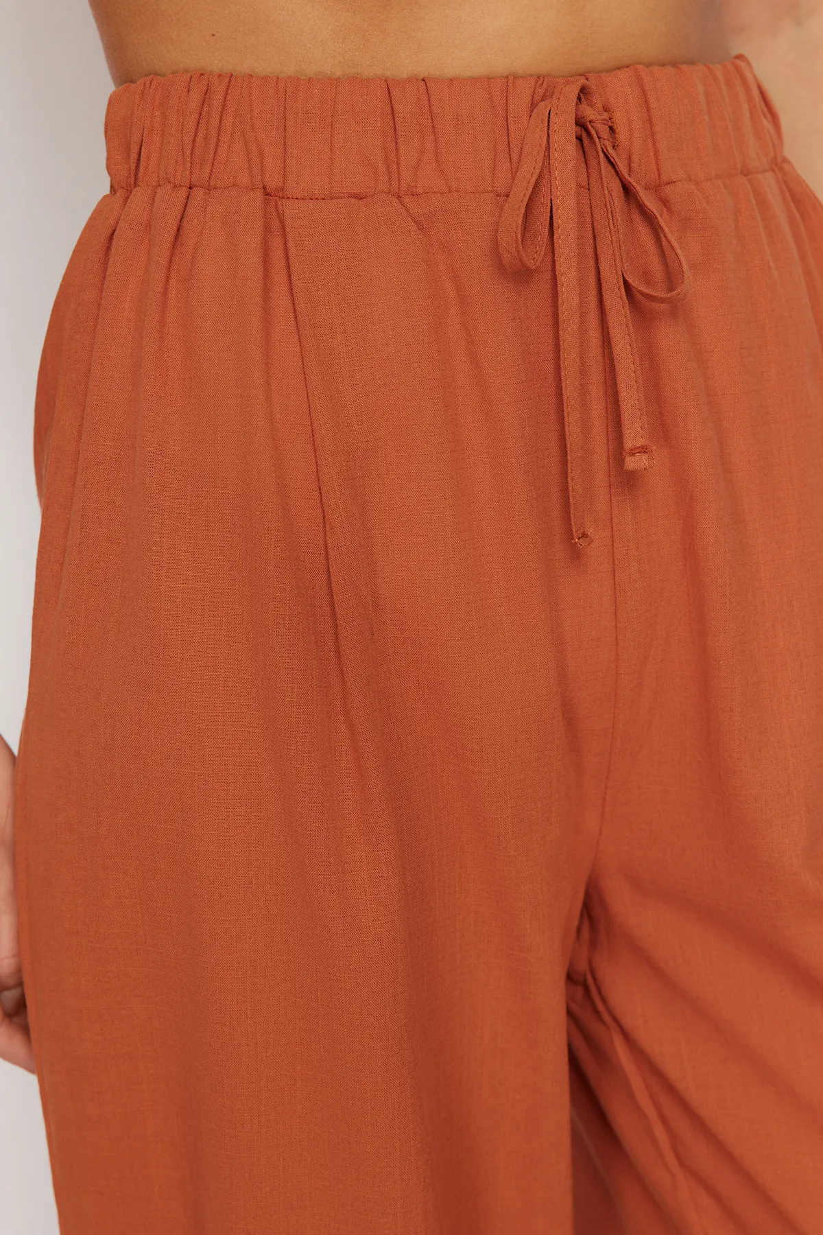 Trendyol Collection  Zimtgewebte Hose TBESS23PL00015