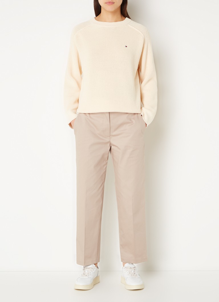 Pantaloni chino Tommy Hilfiger cu talie înaltă, croială dreaptă, confecționați dintr-un amestec de lyocell, cu buzunare laterale.