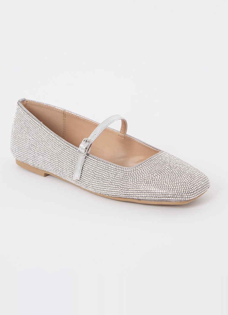 Balerina Steve Madden Ezri-R decorată cu pietre.