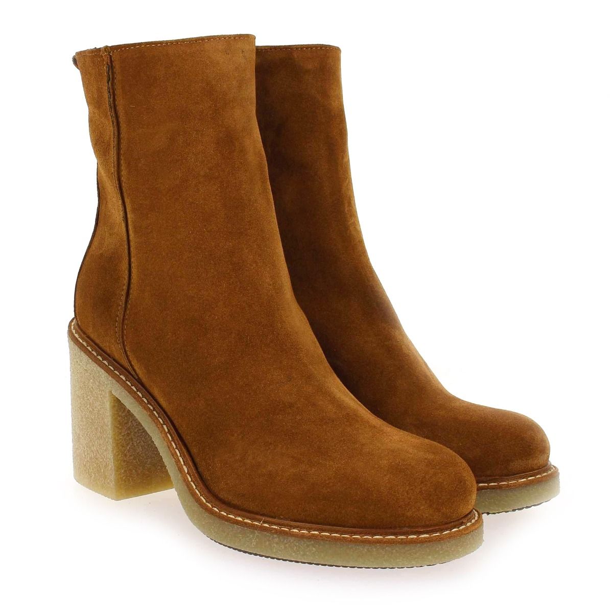 Julie Dee  IV 043 - Cognac