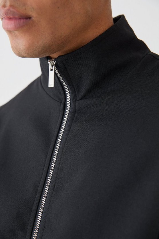 Strukturierte Jacke mit Trichterkragen