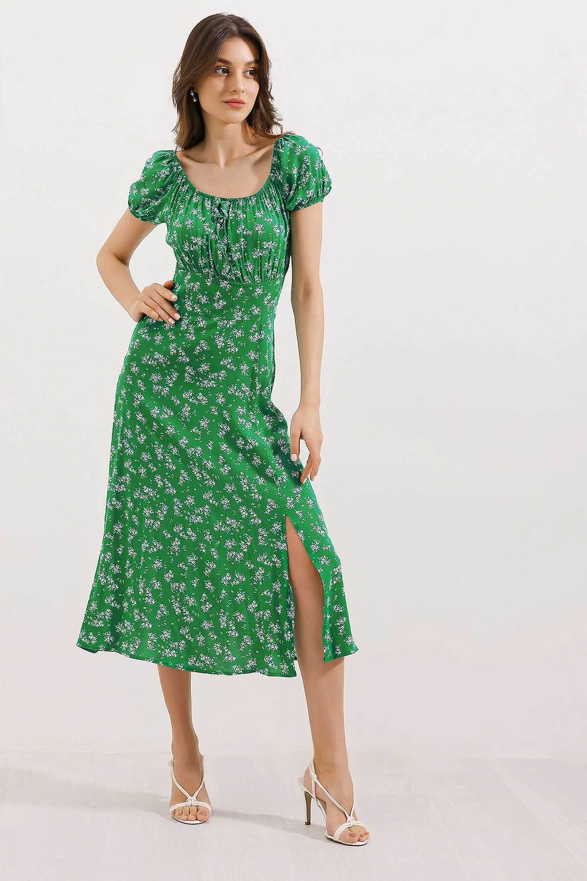Bigdart  2427 Geblümtes Viskosekleid mit Schlitz - Grün
