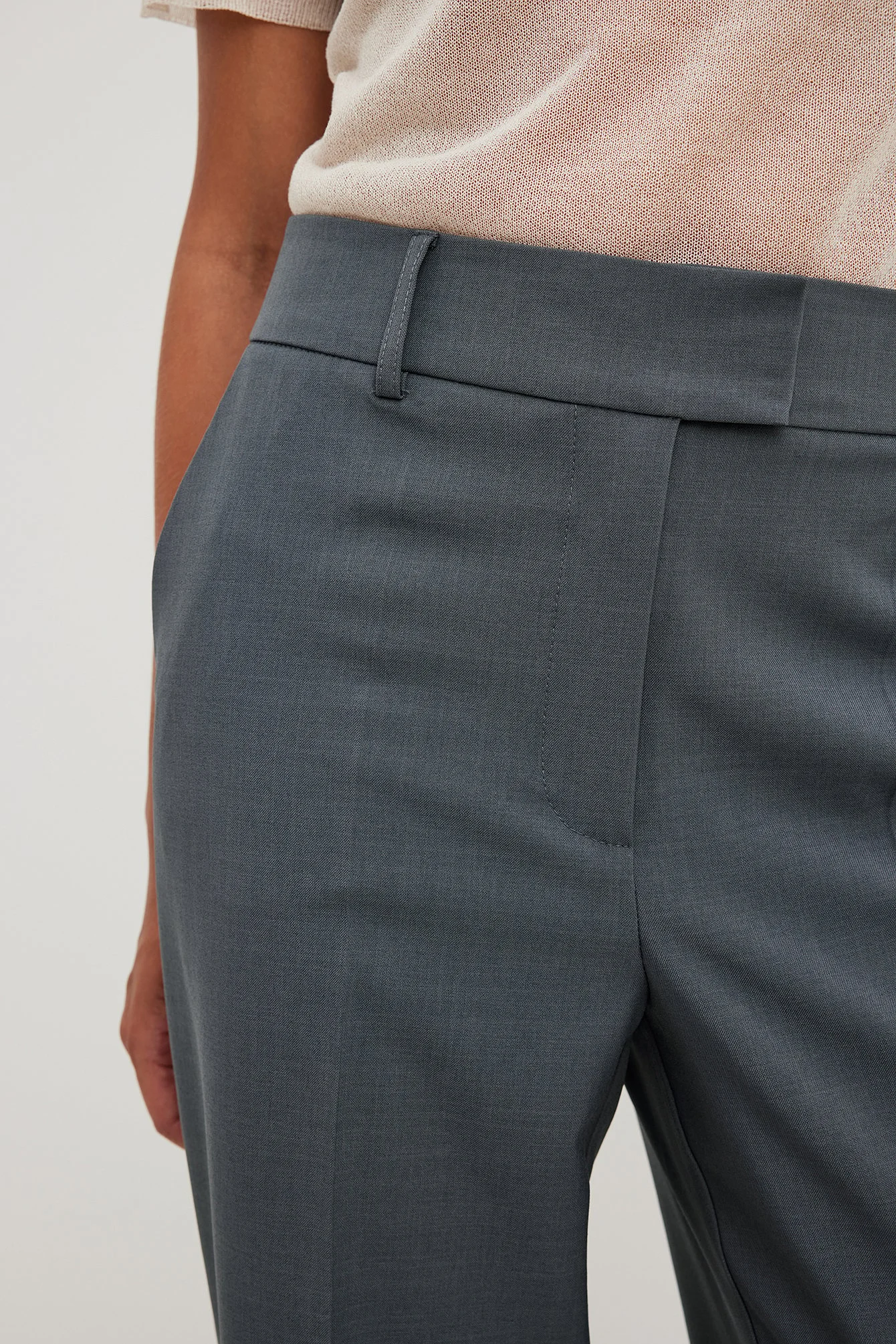 Gerade geschnittene Melange-Anzughose mit hoher Taille