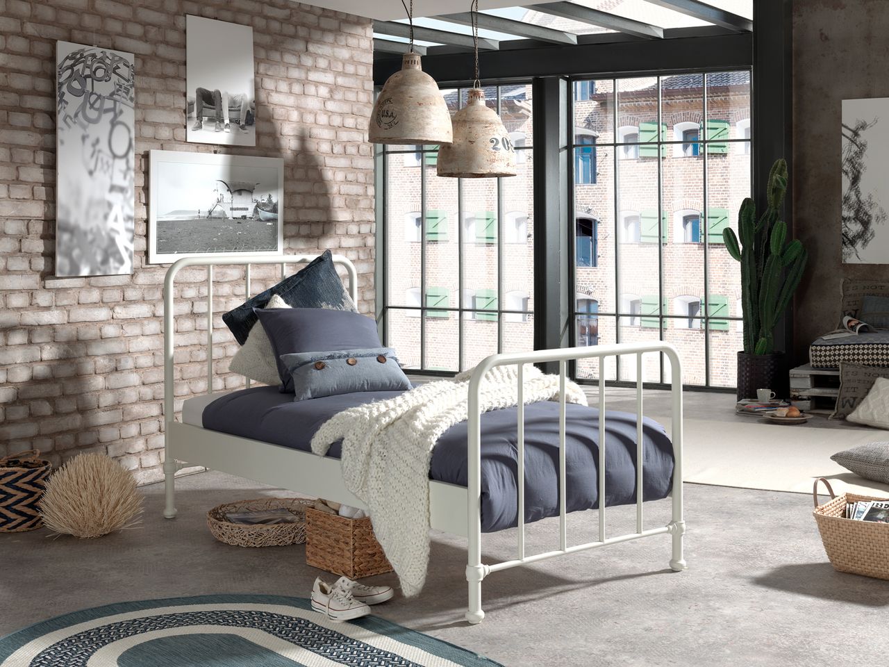 VIPACK BRONXX Metallbett im coolen Look Weiß matt, Liegefläche 90 x 200 cm