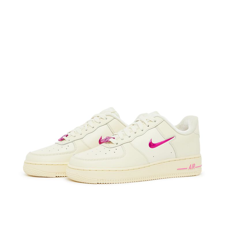 NIKE Wmns Air Force 1 ’07 SE 